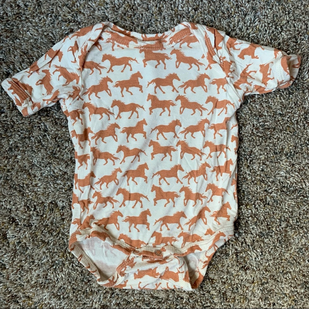 Kate Quinn 0-3 caramel horses bamboo bodysuit